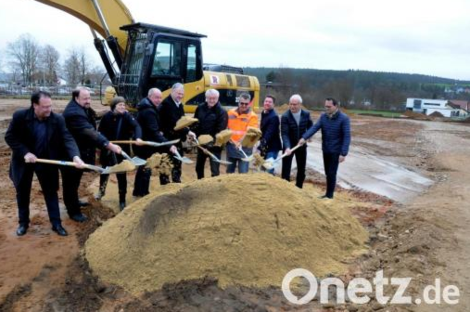 Spatenstich für Senioren-Wohnpark Kümmersbruck