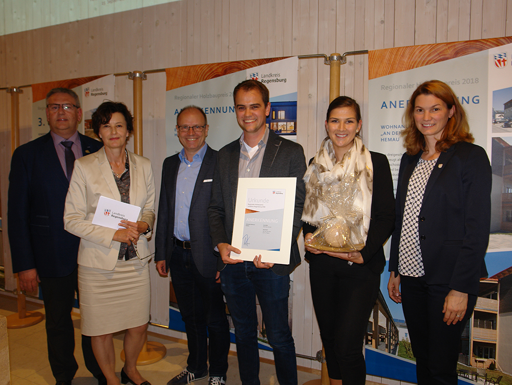 Holzbau Semmler erhält regionalen Holzbaupreis Landkreis Regensburg 2018
